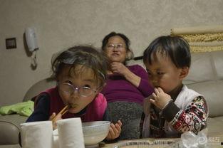 梦见给女儿吃瓜,瓜果飘香，母爱传递